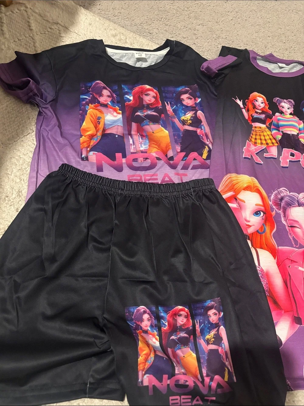 K-Pop girls Graphic clothes bundle